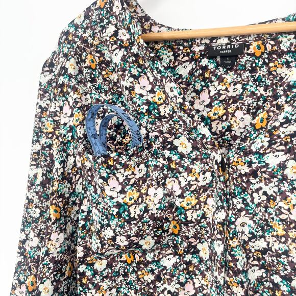 Torrid Harper Studio Crepe De Chine Rorschach Floral 3/4 Sleeve Blouse Size 1 - Picture 6 of 10